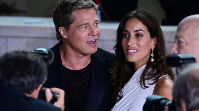Brad Pitt E Ines De Ramon Debu