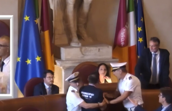 Caos In Aula Giulio Cesare Te