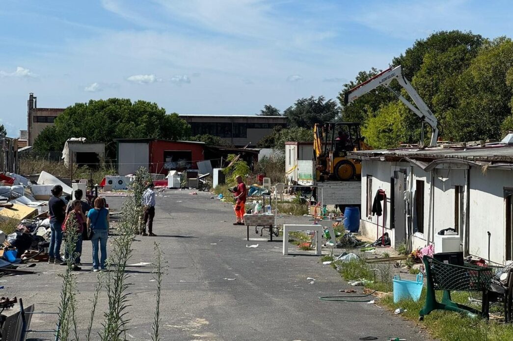 Chiusura Del Campo Rom Di Mont