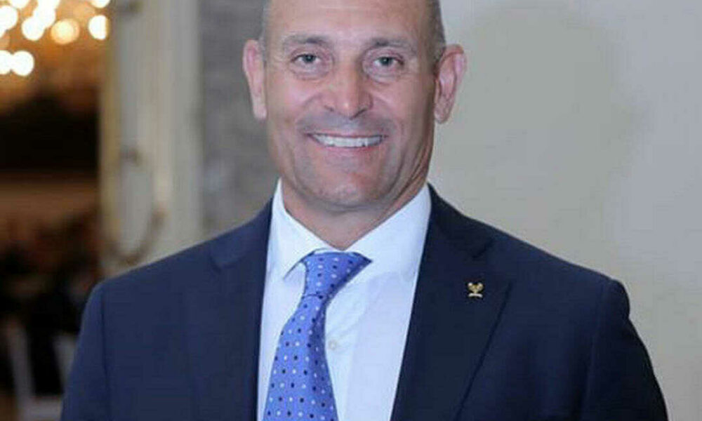 Davide Tizzano Si Presenta Com