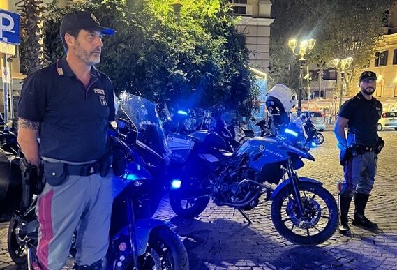 Ferventi Controlli Della Poliz