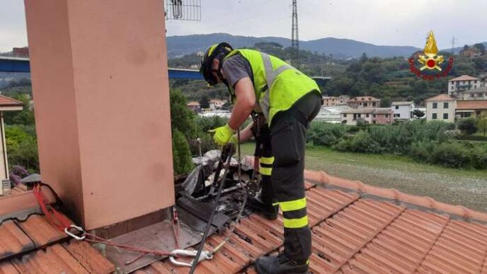 Fulmini Scatenano Incendio A C