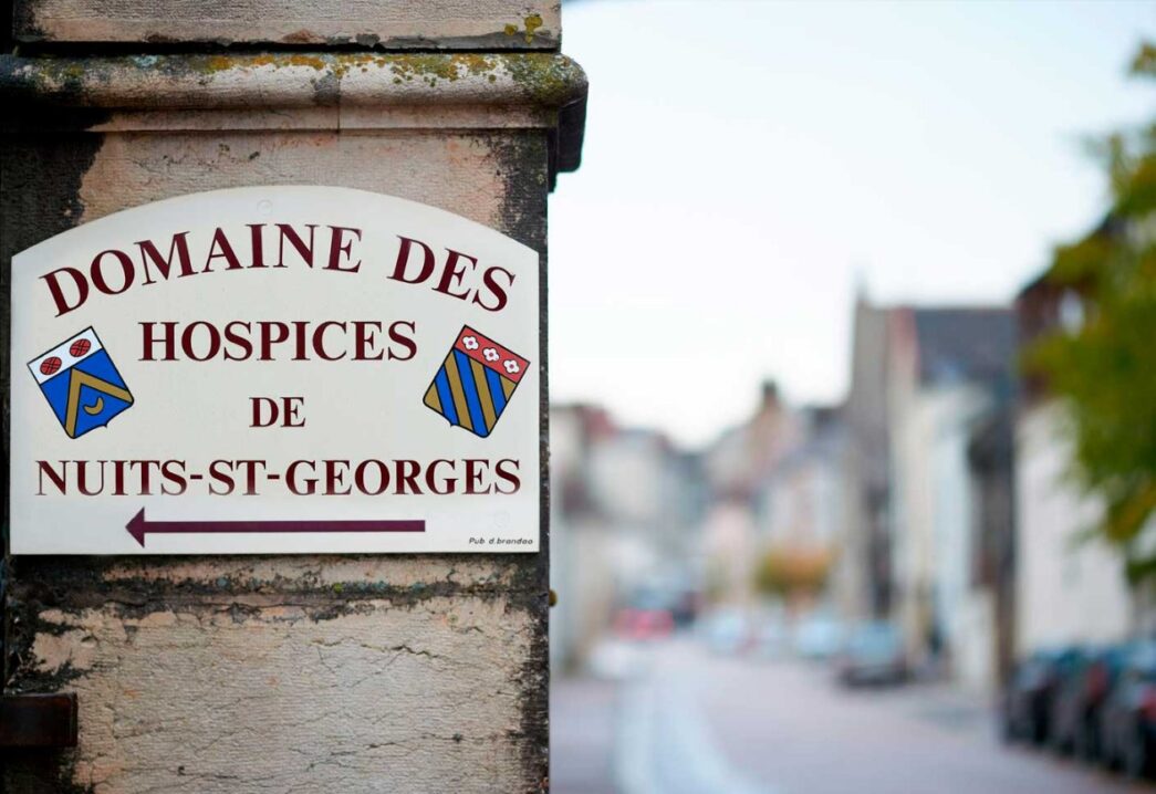 Gli Hospices De Nuits Saint Ge
