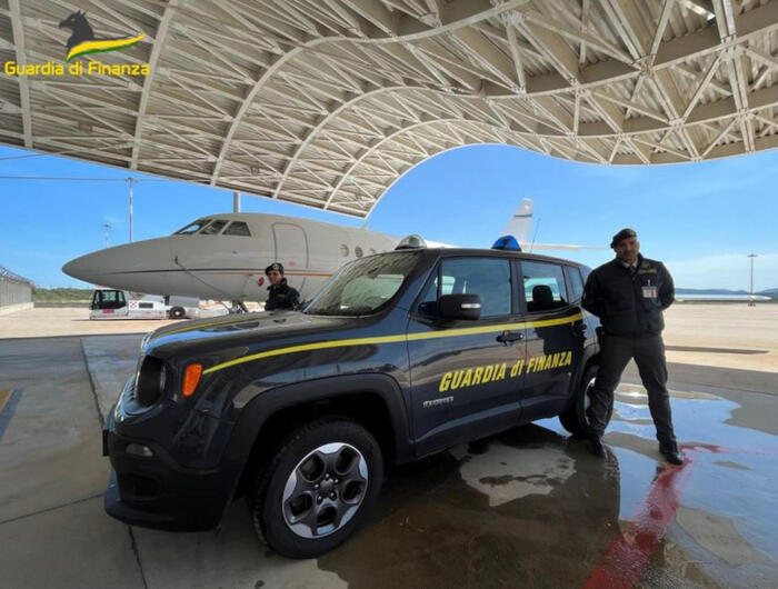 Guardia Di Finanza Denunciato