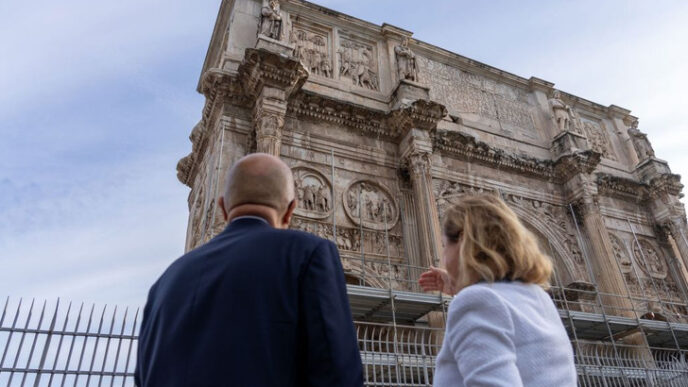Il Ministro Della Cultura Genn