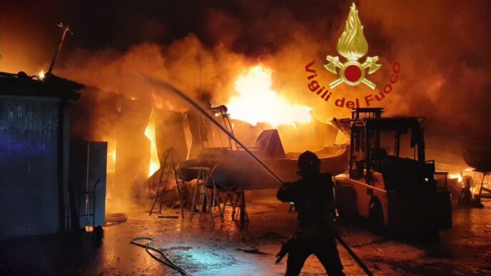 Incendio Devastante A Fiumicin