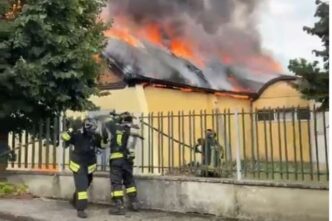 Incendio Devastante In Una Pal