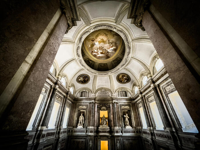 La Reggia Di Caserta Presenta