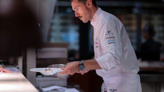 Lo Chef Enrico Marmo Porta La