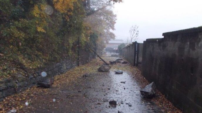 Massi Caduti Bloccano Provinci