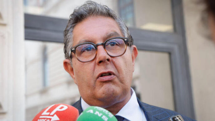 Mediaset Riapre I Battenti Con