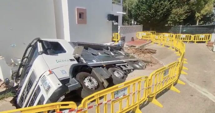 Mezzo Di Autospurgo Sprofonda