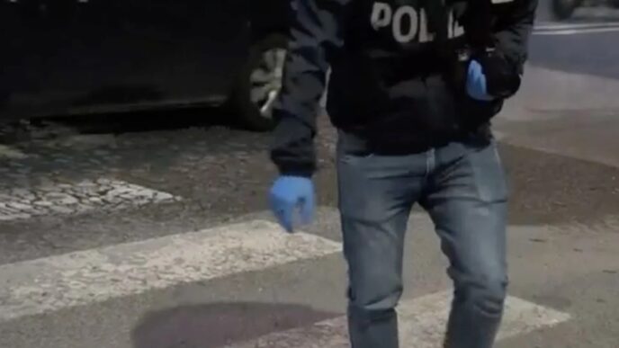 Napoli Arrestato Il Pistolero