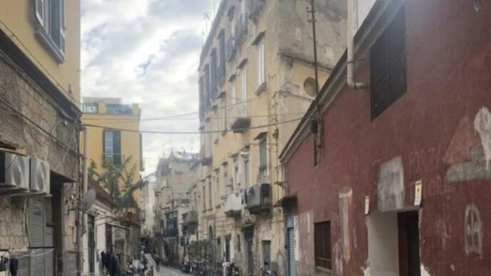 Napoli Fermato Un 44Enne Accu