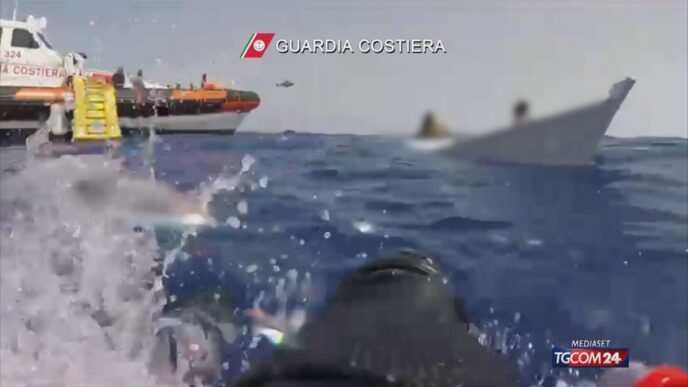 Naufragio Di Migranti Al Largo