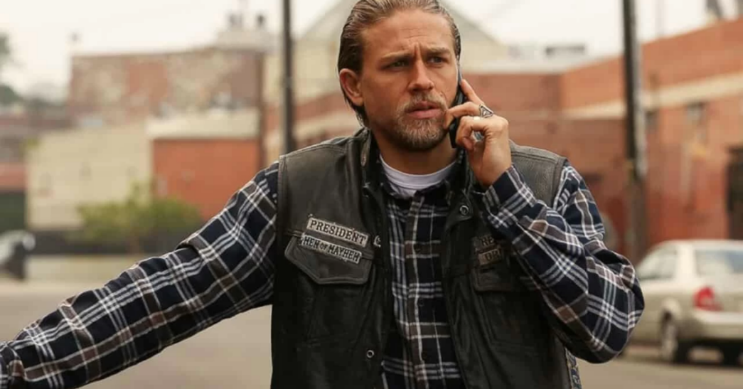 Netflix Sceglie Charlie Hunnam