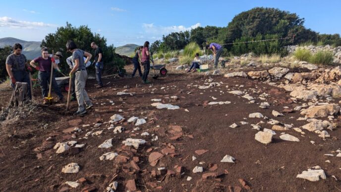 Nuovi Reperti Archeologici A F