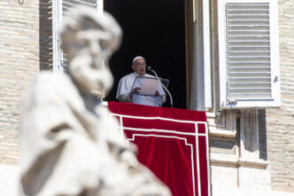 Papa Francesco Lancia Un Appel