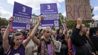 Parigi Manifesta In Sostegno A