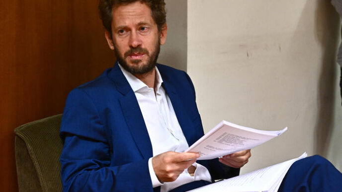 Patteggiamento Di Toti Implic