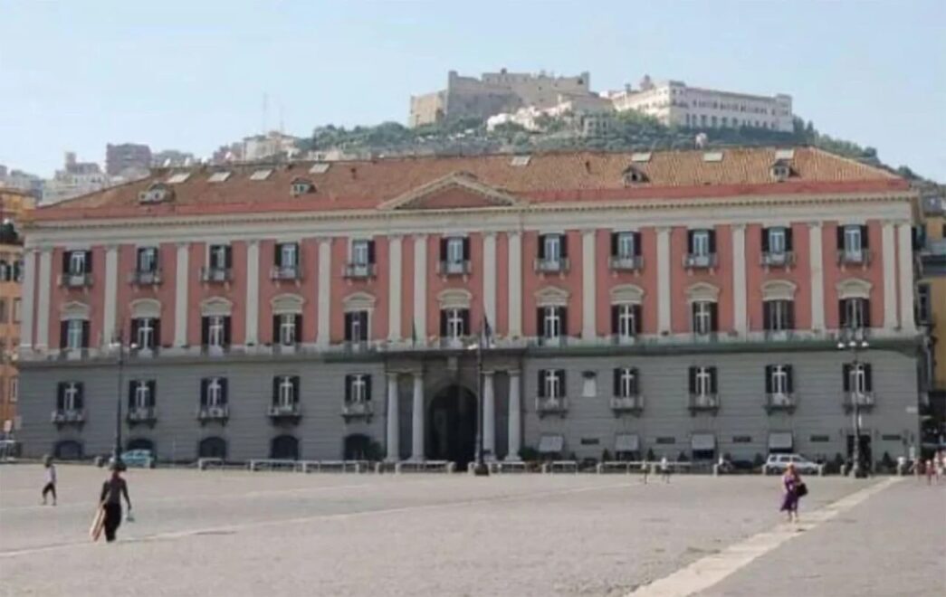 Prefetto Di Napoli Emette 11 I