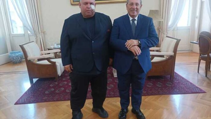 Prefetto Di Napoli Rende Omagg