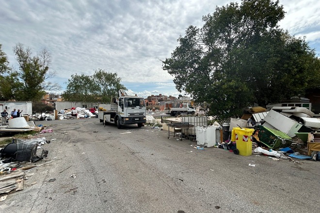 Roma Chiude Il Campo Nomadi Di