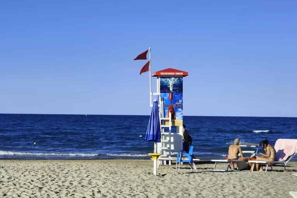 Salvataggio In Spiaggia A Cava
