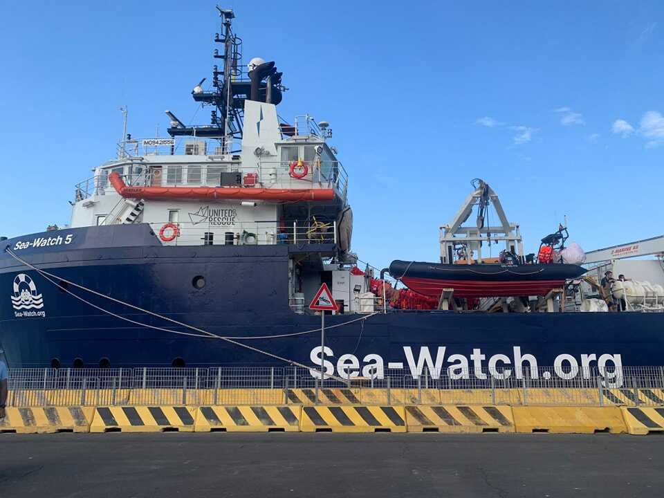 Sea Watch 5 Approda A Civitave