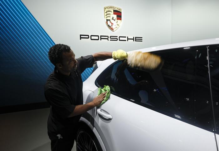 Sequestro Di Una Porsche Cayen