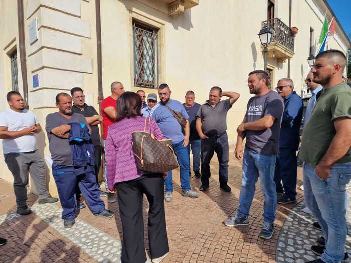 Sit In Degli Allevatori A Isol