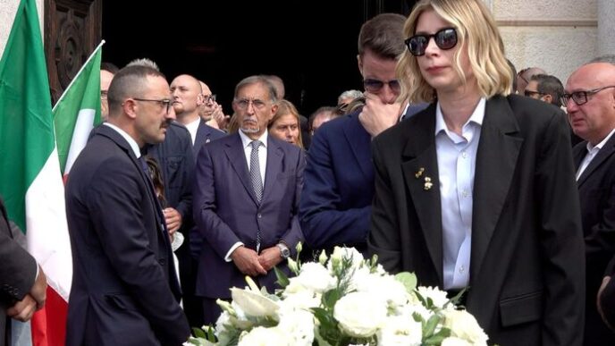 Ultimo Saluto A Giuseppe De Be