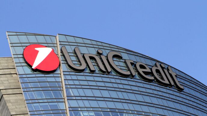 Unicredit Prevede 1.000 Esodi