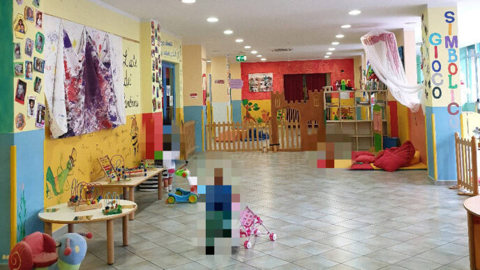 Vandalismo Scuole Devastato I