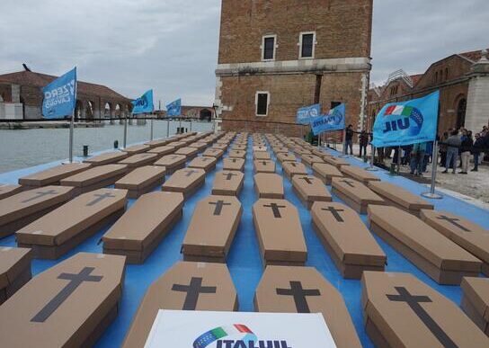 Venezia Commemora Le Morti Sul