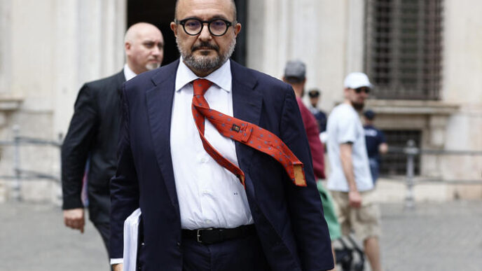 Vicenda Sangiuliano Tutti I R