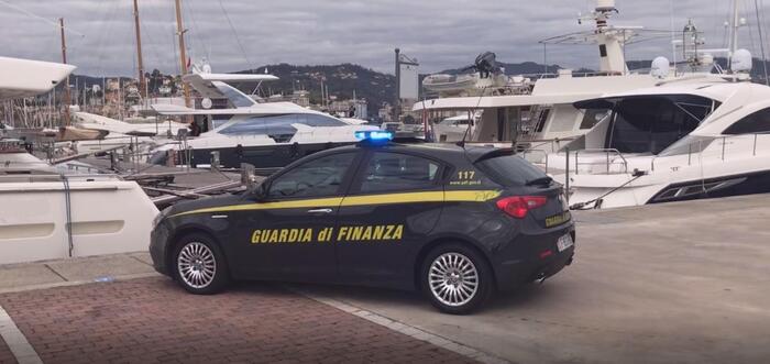 Blitz Della Guardia Di Finanza 2
