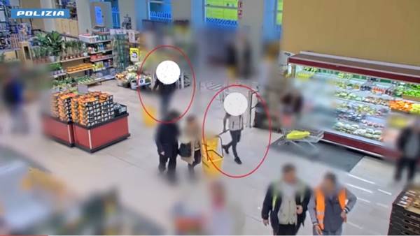 Blitz Della Polizia All27Esselu