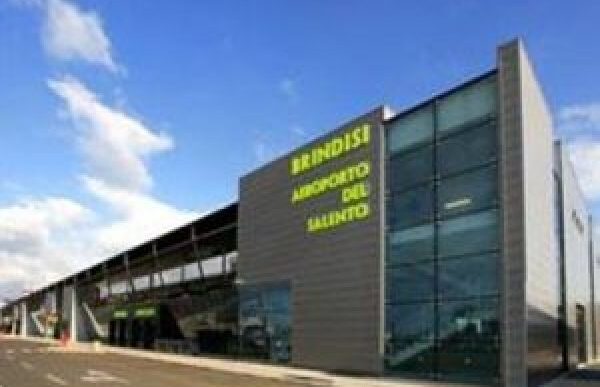 Brindisi Laeroporto Chiuso T