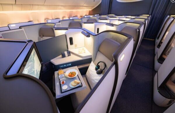 Cathay Pacific Svela La Nuova
