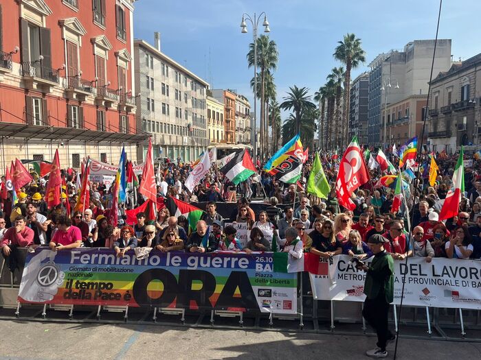 Corteo Per La Pace A Bari3A Cit