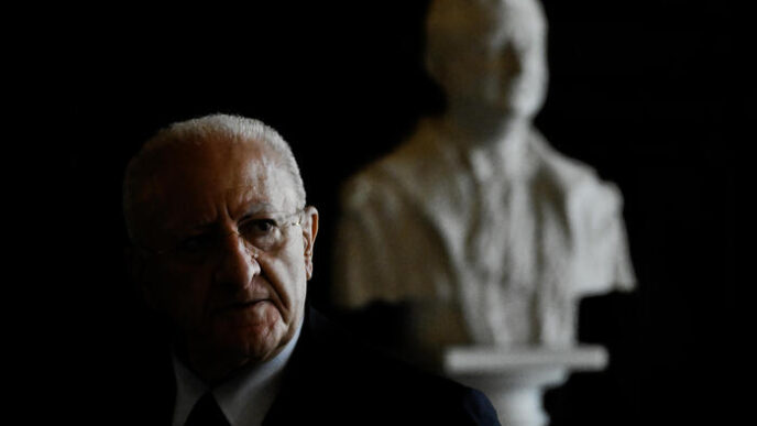 De Luca Chiede Al Ministro Sch