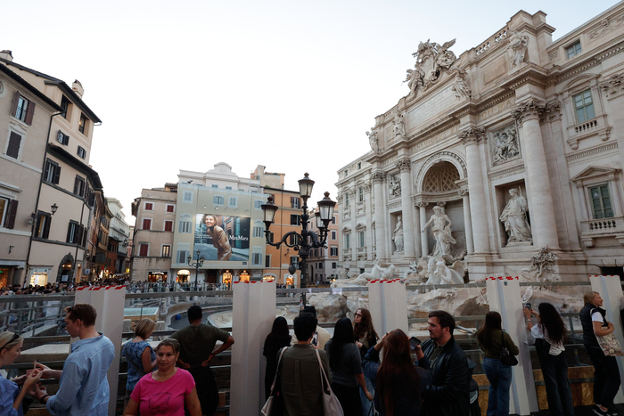 Fontana Di Trevi3A Lavori Di Re 1