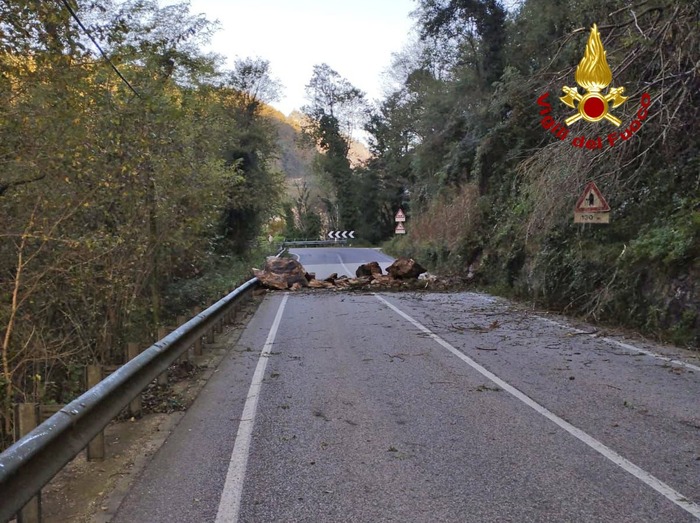 Frana Blocca La Strada Provinc