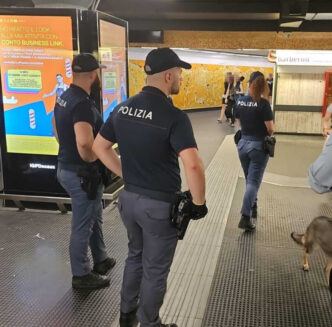 Furto Alla Metro Di Roma3A Ferm