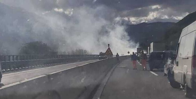 Incendio Di Un27Auto Provoca Di