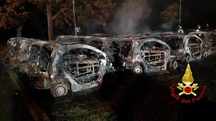 Incendio Distrugge Ventiquattr