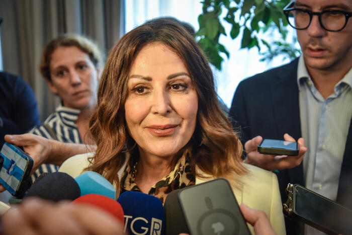 La Ministra Santanchc3A8 Esprime