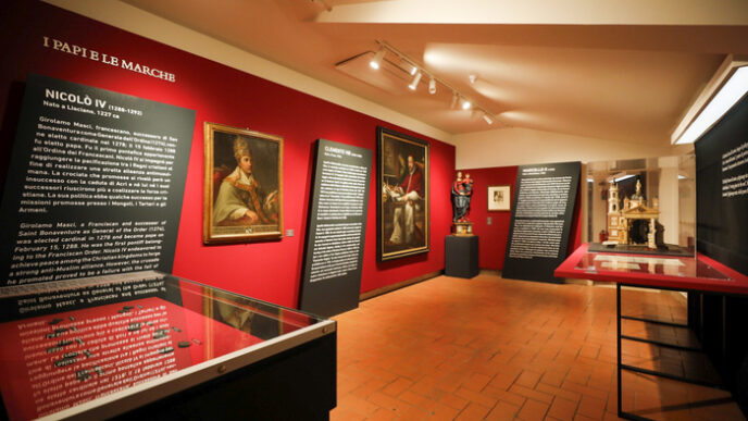 La Mostra 22Papi E Santi Marchi