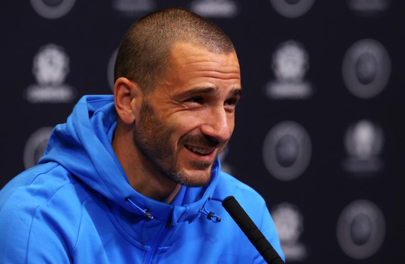 Leonardo Bonucci Inizia Una Nu